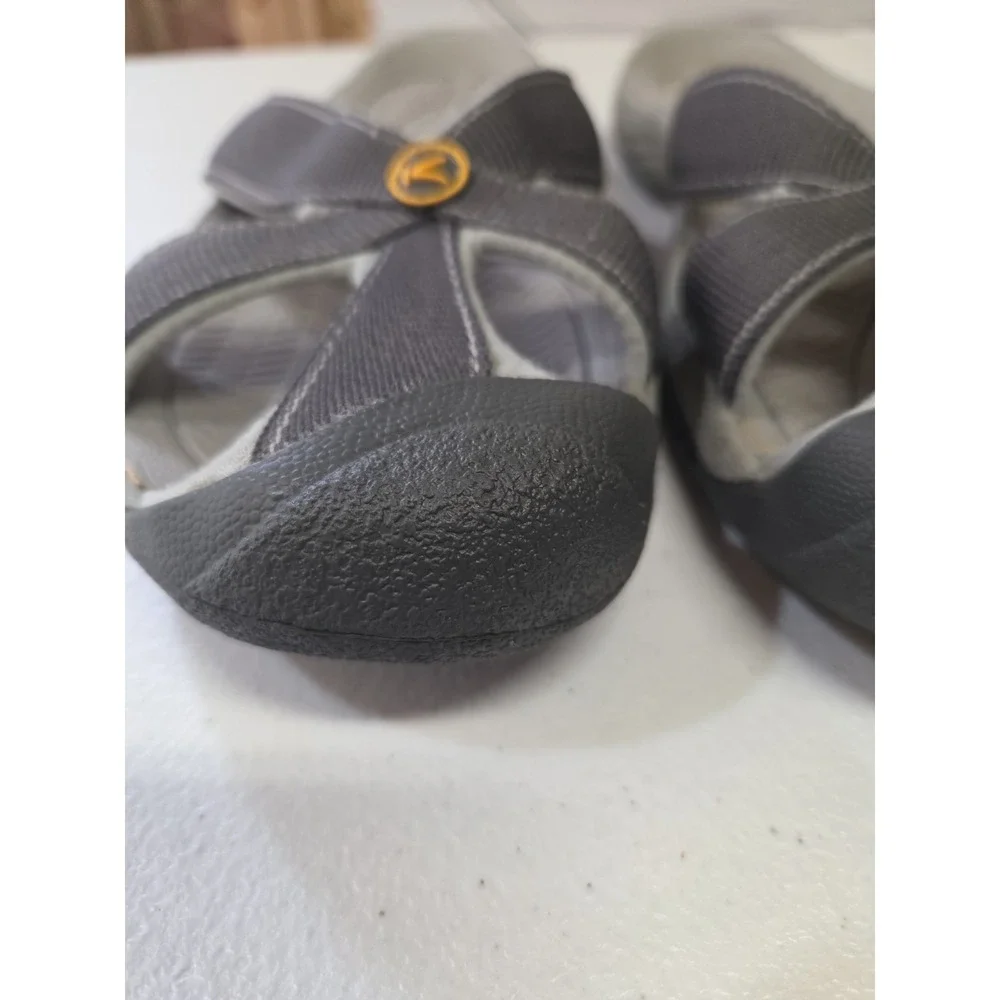 KEEN Men's Size 10 Gray Sport Sandals Slides Water Outdoor Comfort